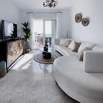 Rd02 La Casa Hermosa *