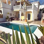 Rd02 La Casa Hermosa